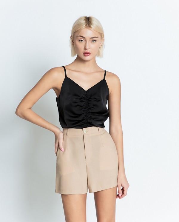 Tips mix đồ với áo hai dây lịch sự mà vẫn sành điệu-3