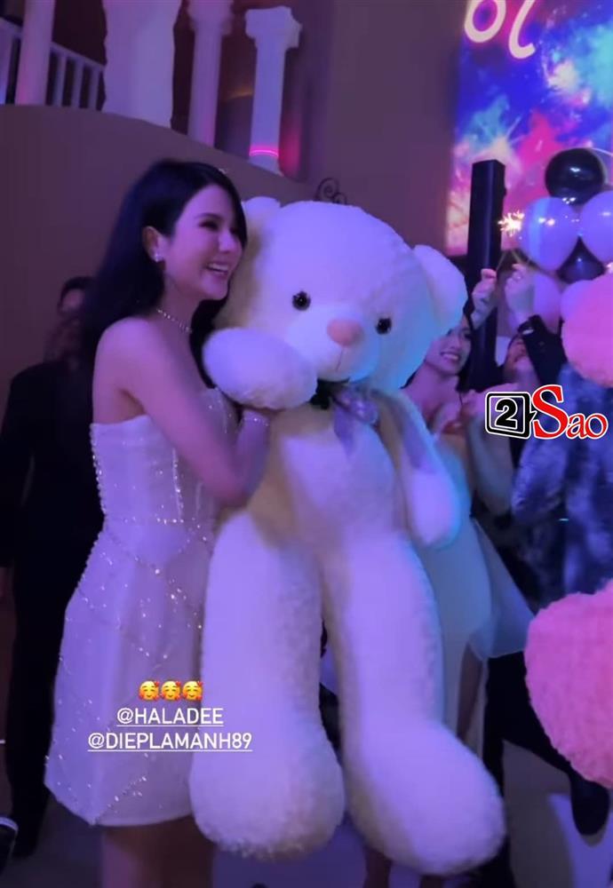 Diệp Lâm Anh lòi cốt dancer, lu mờ Văn Mai Hương-1