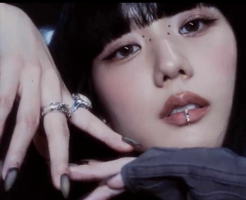 Loạt xu hướng làm đẹp gây sốt trong Pink Venom - BLACKPINK-5