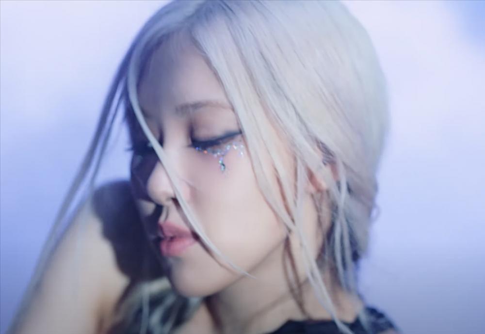 Loạt xu hướng làm đẹp gây sốt trong Pink Venom - BLACKPINK-7