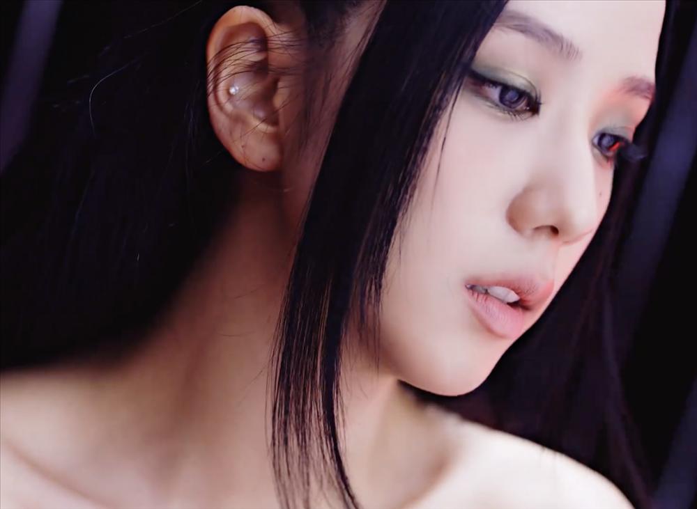 Loạt xu hướng làm đẹp gây sốt trong Pink Venom - BLACKPINK-8