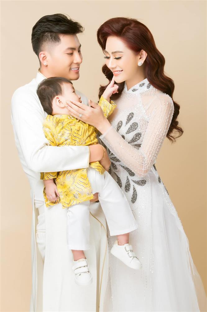 Lâm Khánh Chi đăng hình chồng cũ giữa lúc anh liên tục buồn bã-2