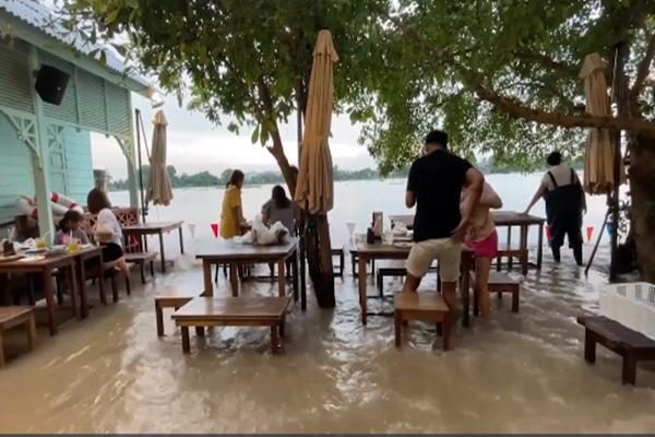 Học lỏm cách làm thịt kho chuẩn vị, 15 phút cho bữa ăn đậm đà-7