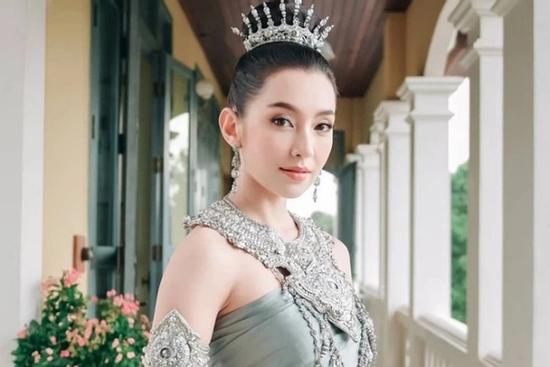 Mỹ nhân Bella Ranee đóng phim hay đến mức giúp Bangkok hết tắc đường