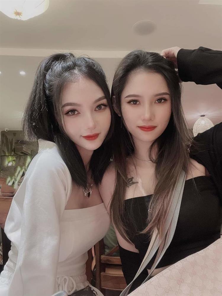 Ảnh đời thường ngọt lịm cặp đồng tính nữ gây sốt Người Ấy Là Ai-14