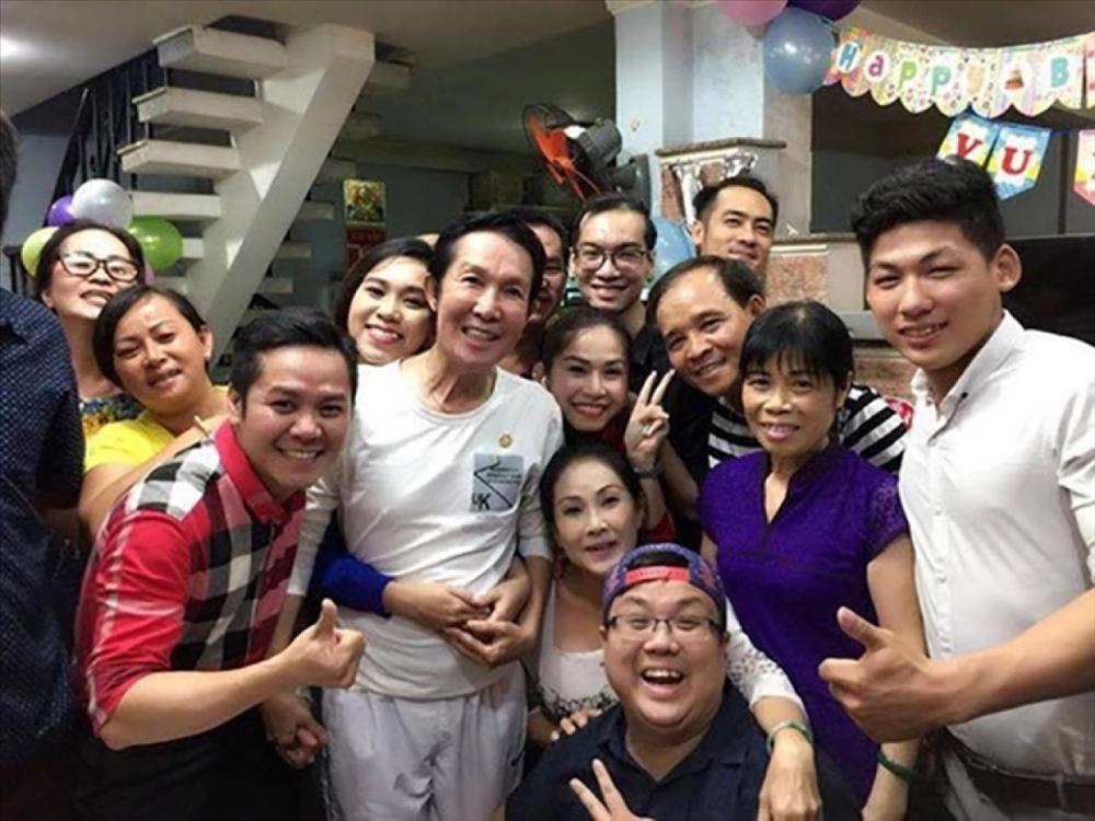 Ông hoàng cải lương Vũ Linh nhiều bệnh tật, cô đơn tuổi xế chiều-5