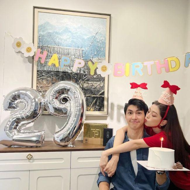 Hậu trường phi công trẻ phục vụ quý bà hồi xuân trong phim Việt-9