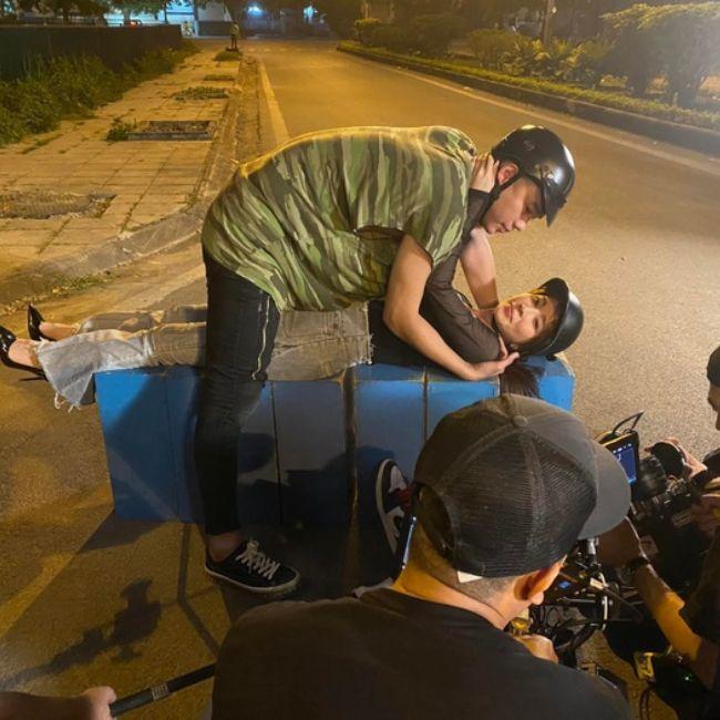 Hậu trường phi công trẻ phục vụ quý bà hồi xuân trong phim Việt-11