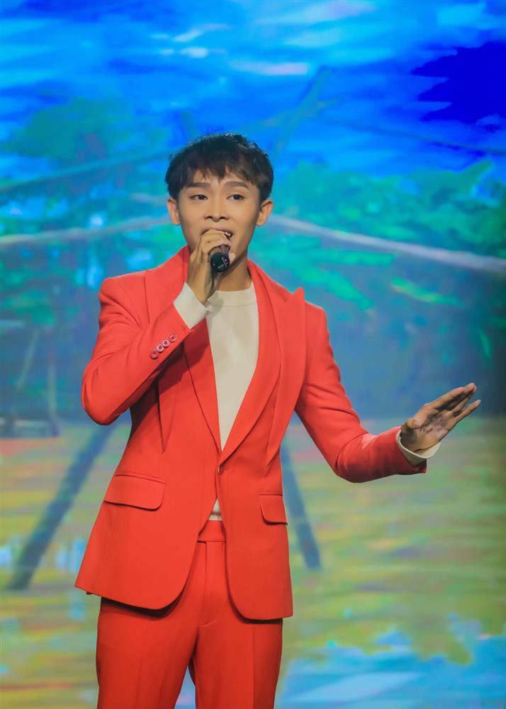 Cùng đụng ca khúc với Hồ Văn Cường, con nuôi Phi Nhung bị chê phá bài-1