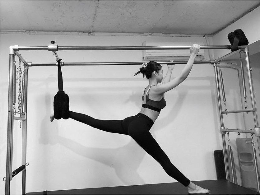 Ngọc Trinh đu theo BlackPink tập pilates để cải thiện vóc dáng-4