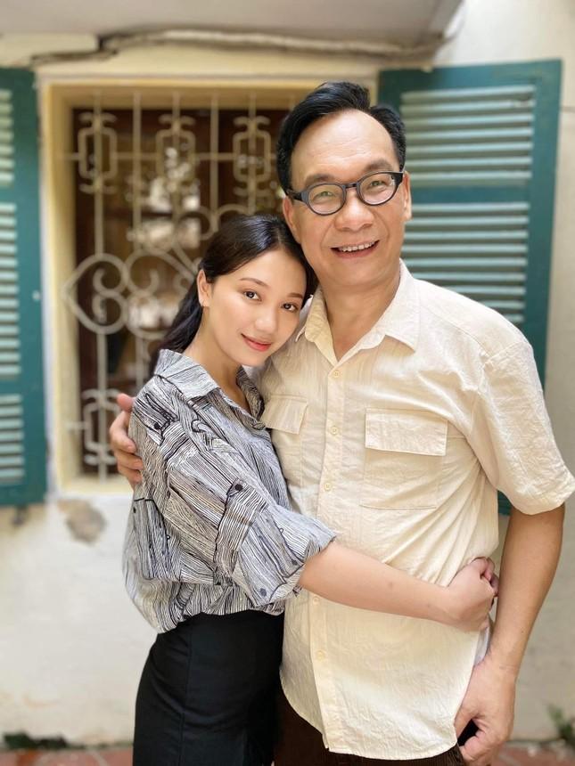 Những mỹ nhân có vỏ bọc gái ngoan nhưng ‘quẩy’ tới bến khi lên bar-2