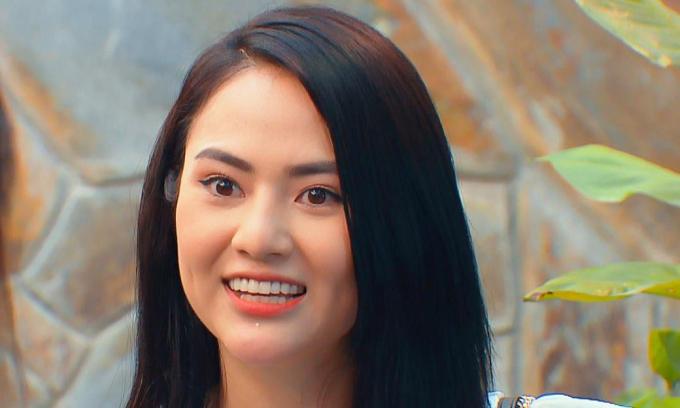 Những mỹ nhân có vỏ bọc gái ngoan nhưng ‘quẩy’ tới bến khi lên bar-8