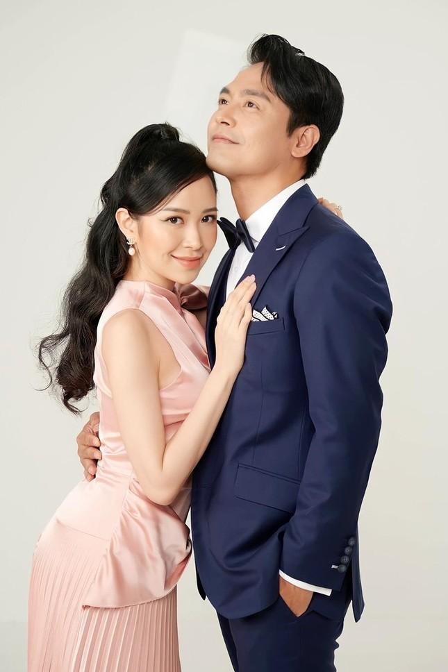 Những mỹ nhân có vỏ bọc gái ngoan nhưng ‘quẩy’ tới bến khi lên bar-12