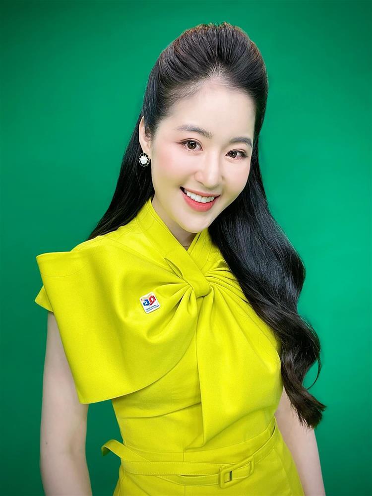 Cuộc sống BTV sau 2 năm cùng bác sĩ hot boy rời Người Ấy Là Ai-13