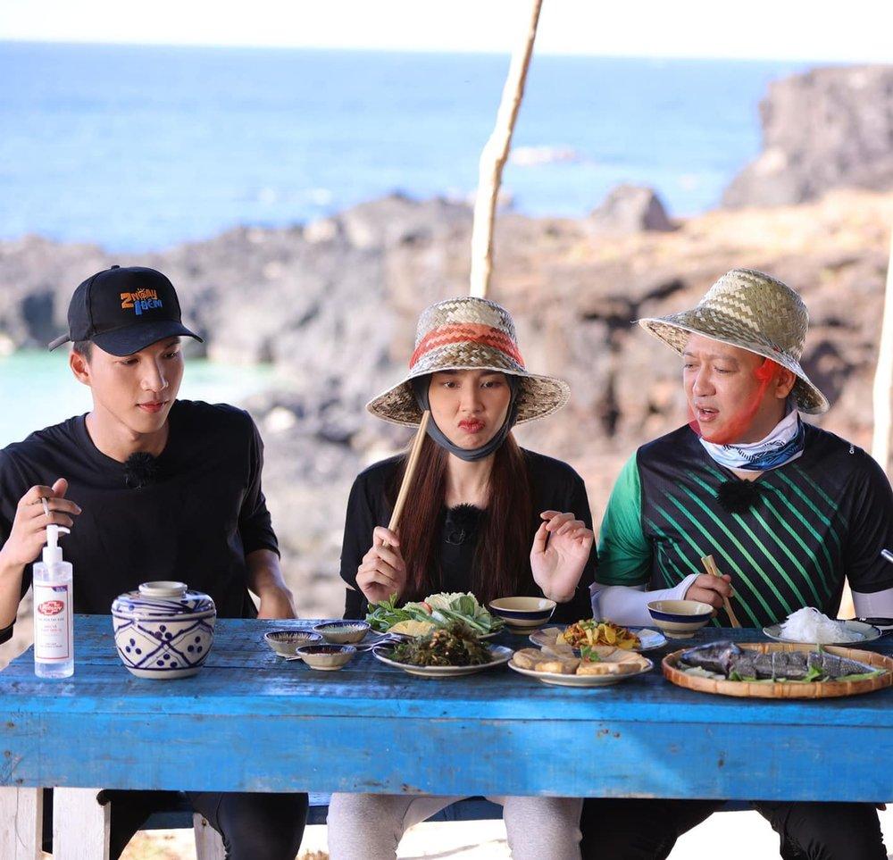 Tái ngộ Trường Giang ở gameshow, Thùy Tiên đi hết mình về hết hồn-4