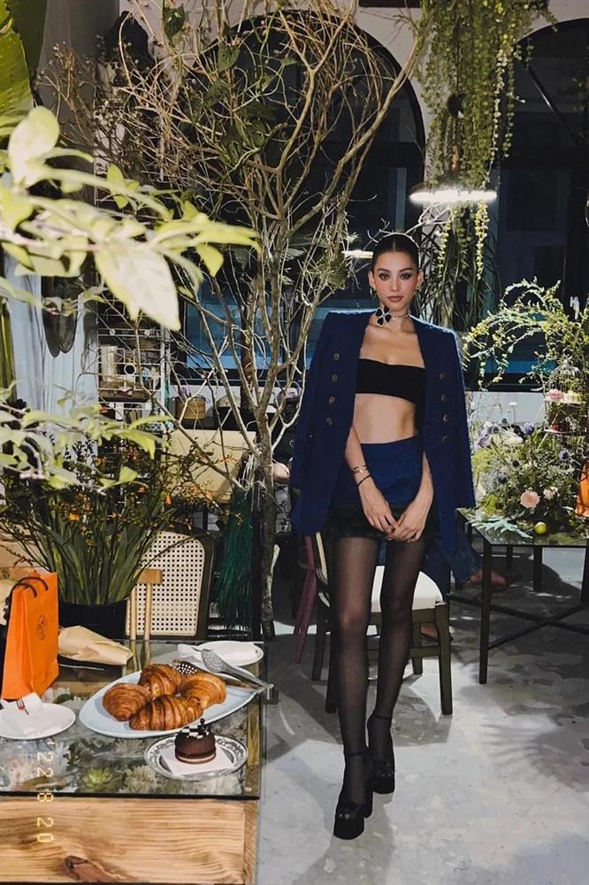 Tiểu Vy diện áo bé tí chẳng tày gang, sexy nhất từ trước đến nay-1