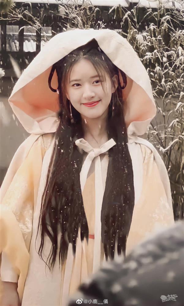 5 tiểu hoa mới Cbiz: Cúc Tịnh Y - Dương Siêu Việt tranh nhau top 1-2