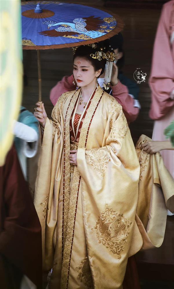 5 tiểu hoa mới Cbiz: Cúc Tịnh Y - Dương Siêu Việt tranh nhau top 1-8