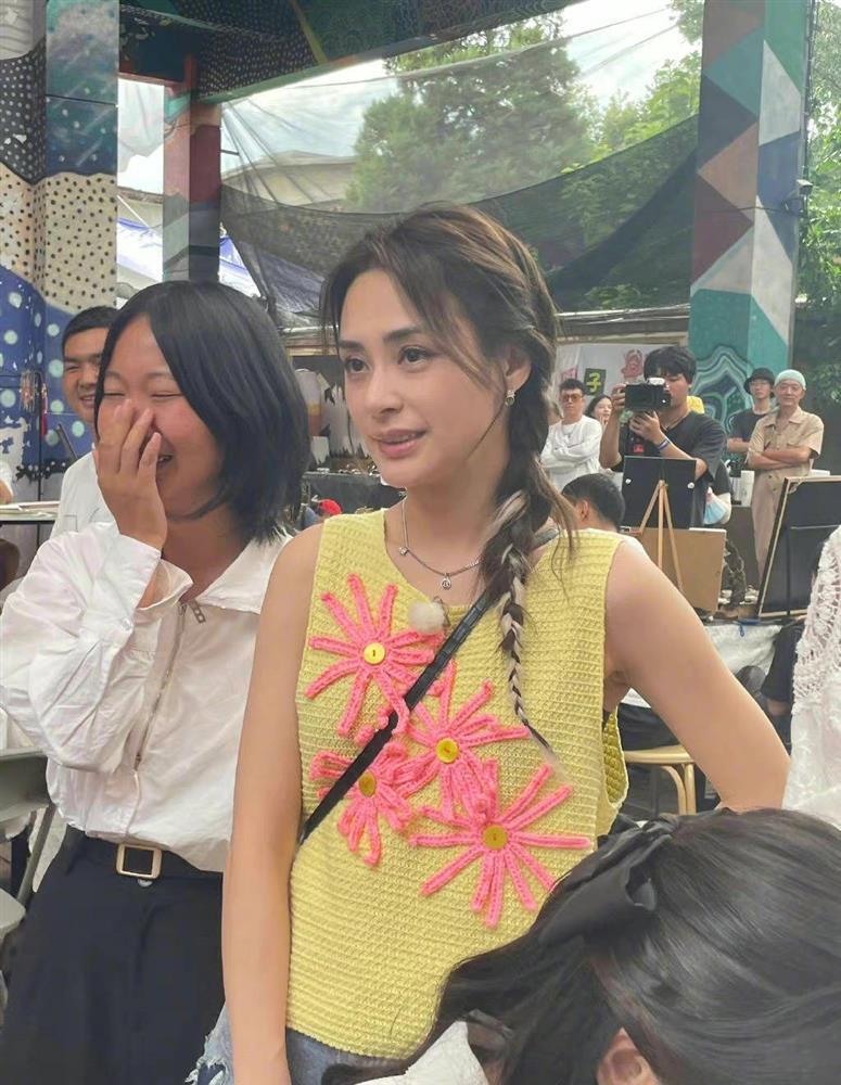 Chung Hân Đồng lộ nhan sắc thật qua ảnh không chỉnh sửa-4