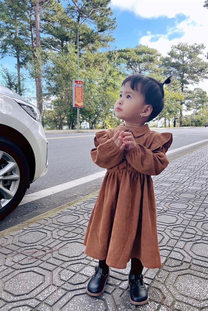 Con gái Jack điệu đà ra phố, netizen thi nhau chào Phương Tuấn-1