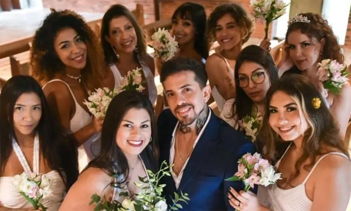 Xây biệt thự tình ái, người đàn ông 8 vợ bị dân địa phương xua đuổi-1