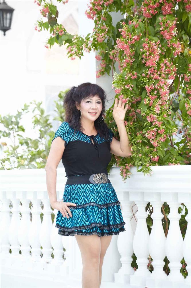 Mẹ cựu hoa khôi U60 của Nathan Lee gây sốt với mái tóc vàng hoe-4