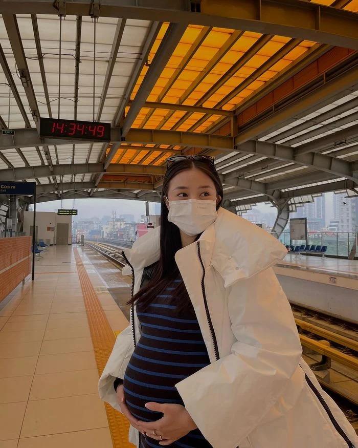 4 mẹ bầu Vbiz có niềm đam mê bất diệt với đầm body sexy-5