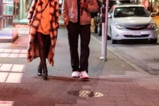 Vợ đi ăn khuya với bạn thân khác giới, chồng đòi ly hôn