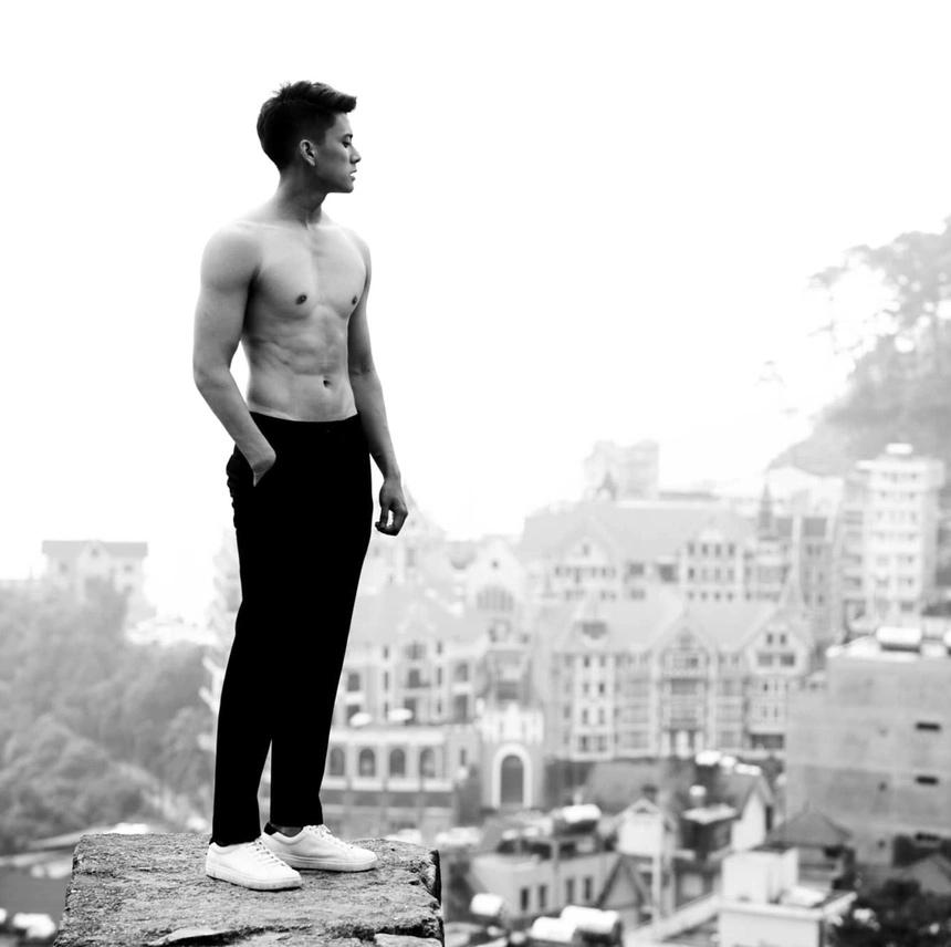 Màn lột xác khó tin bác sĩ hot boy Người Ấy Là Ai cực nổi trên MXH-9