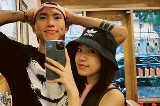 Văn Hậu phát 'cẩu lương' giữa đêm, Hải My lập tức vào 'mắng'