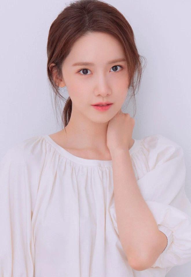 IU và Suzy đã chịu thay đổi, bao giờ tới lượt Yoona?-16