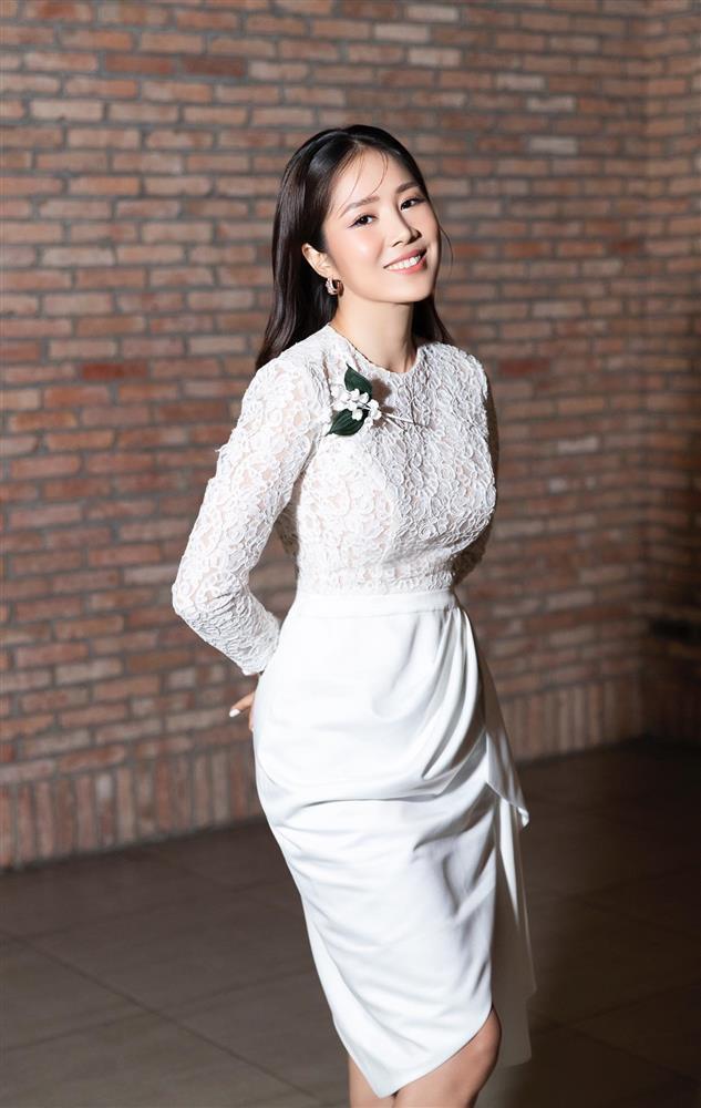 Tin showbiz Việt ngày 24/8: Hari Won thả thính Khổng Tú Quỳnh-5