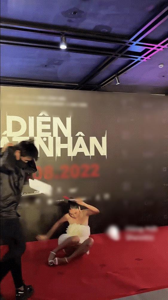 Nam Anh nói gì về sự cố ngã dúi dụi vì bị dọa ở sự kiện phim?-1