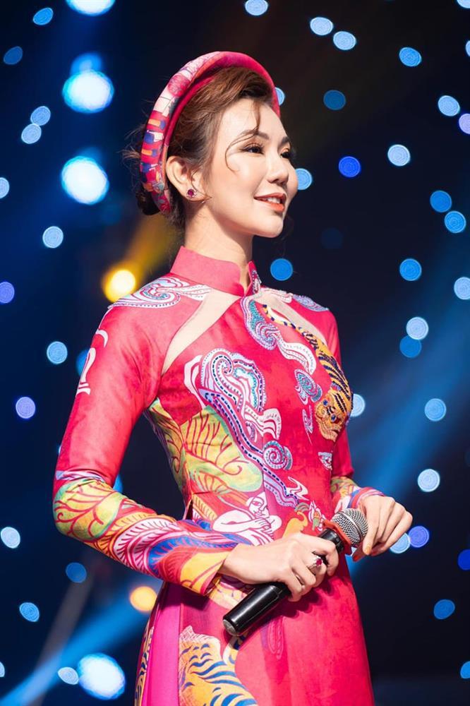 MC Hải Anh đi khắp nơi vẫn không quên tình yêu với golf-2