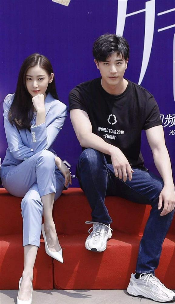 Trương Thiên Ái bật khóc trên thảm đỏ do bị cắm sừng?-1