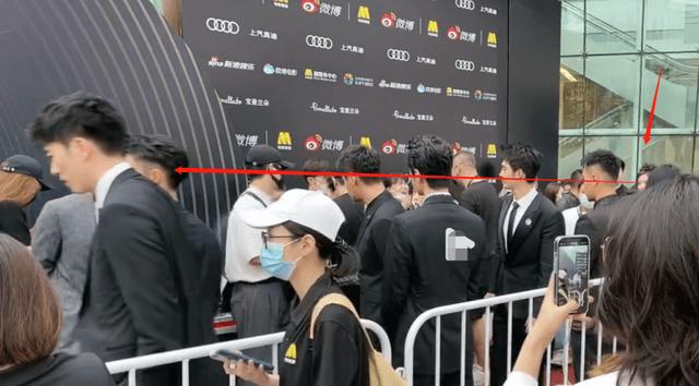 Trương Thiên Ái bật khóc trên thảm đỏ do bị cắm sừng?-4