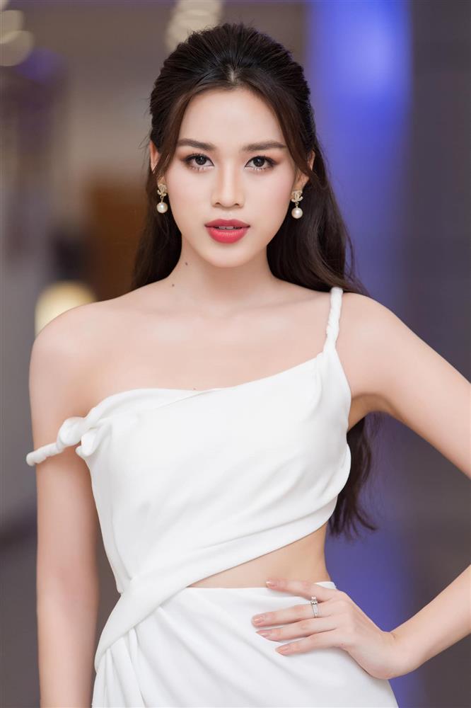 Đỗ Thị Hà khoe mặt mộc, nhan sắc có xứng Hoa hậu Việt Nam?-14