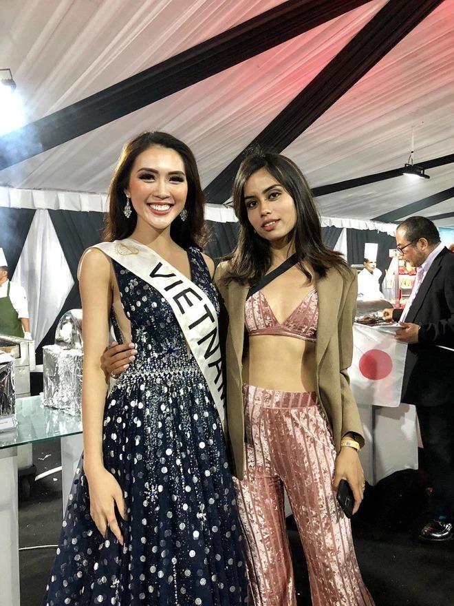 Tường Linh - một người đẹp dày dạn kinh nghiệm thi cử - được chọn chinh chiến Miss Intercontinental 2017. Cô thắng giải bình chọn từ khán giả và được đặc cách vào top 18 chung cuộc.