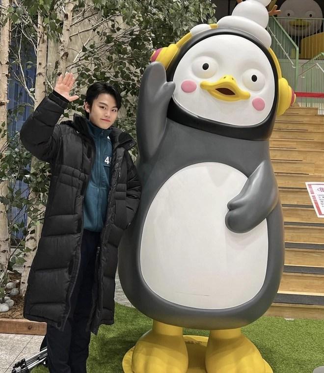 Cuộc sống cậu bé từng góp mặt trong MV phủ sóng khắp thế giới-6