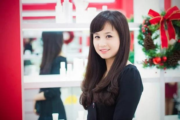 Nữ chính xinh đẹp của Hoa Cỏ May: Cuộc sống viên mãn, bình dị như phim-5