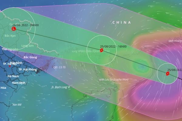 Clip: Mưa lớn kèm gió to, như kéo bay cả người lên được-9
