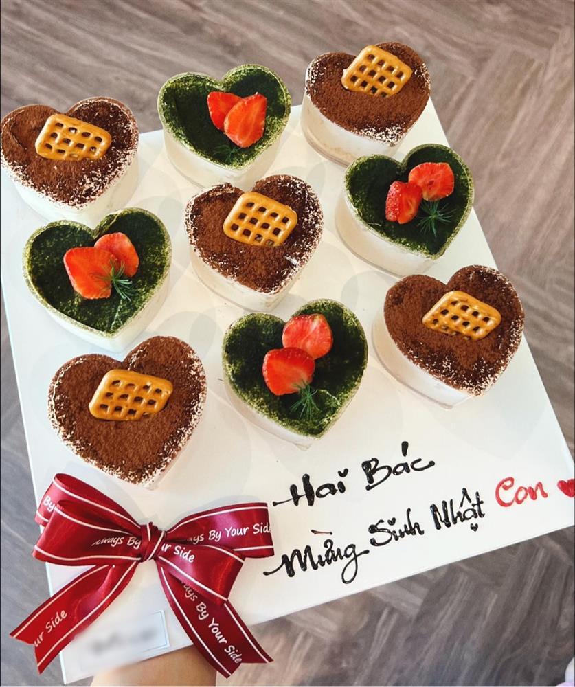 Yến Xuân khéo khoe quà siêu to khổng lồ Văn Lâm tặng-5