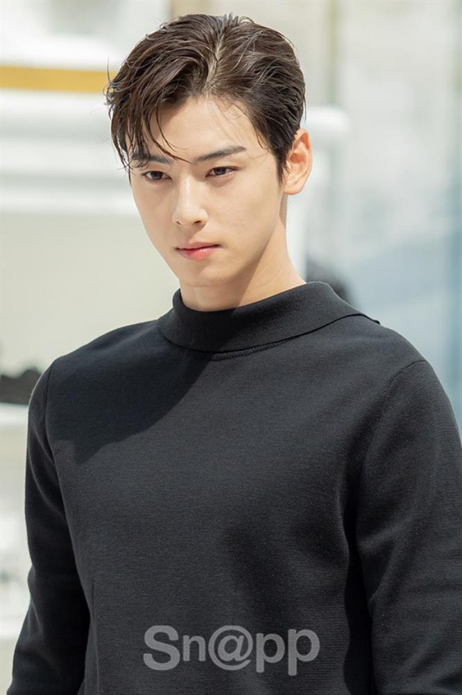 Nam diễn viên Hàn đẹp đến mức tác giả truyện tranh muốn bỏ nghề-2