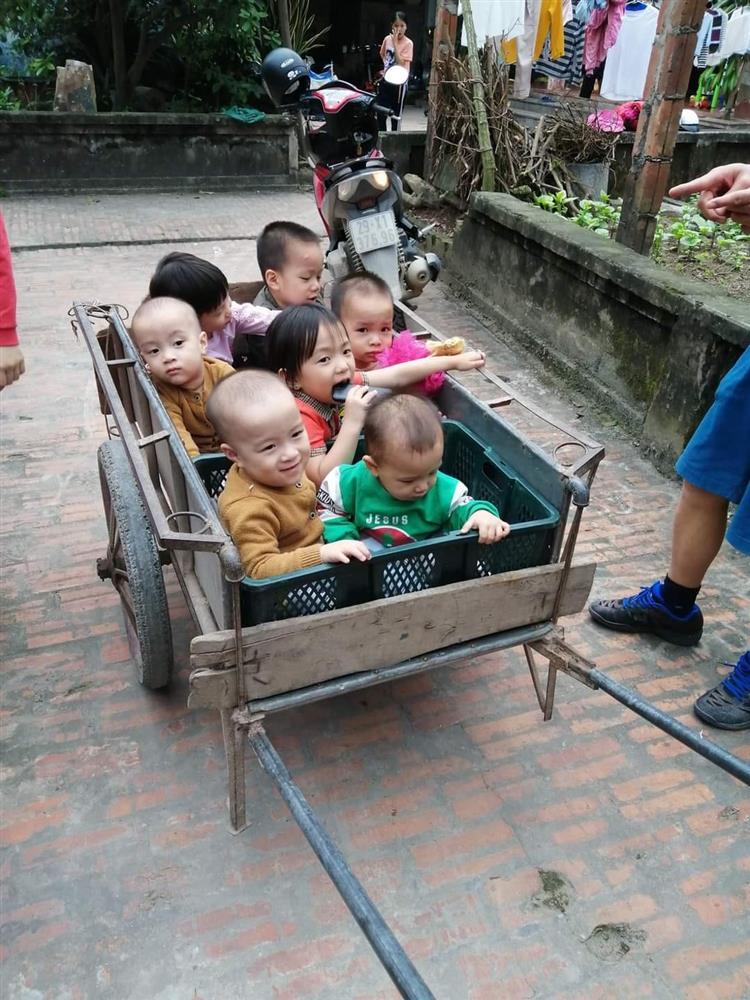 Vợ chồng con trai đi làm xa, mẹ chồng một tay cân cả 6 đứa cháu-5