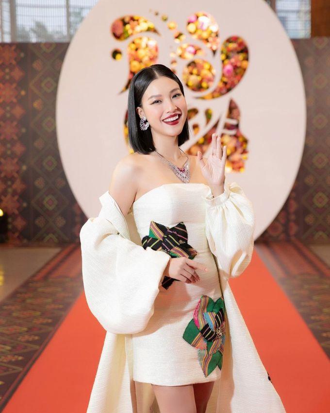 Hậu ly hôn, tần suất Hoàng Oanh khoe body với bikini tăng vọt-10