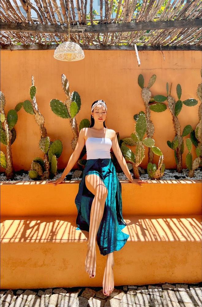 Hậu ly hôn, tần suất Hoàng Oanh khoe body với bikini tăng vọt-4