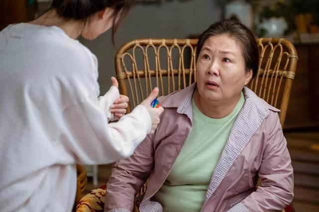 Nữ phụ đỉnh nhất màn ảnh Hàn: Mẹ chồng quốc dân sống đời hạnh phúc-2