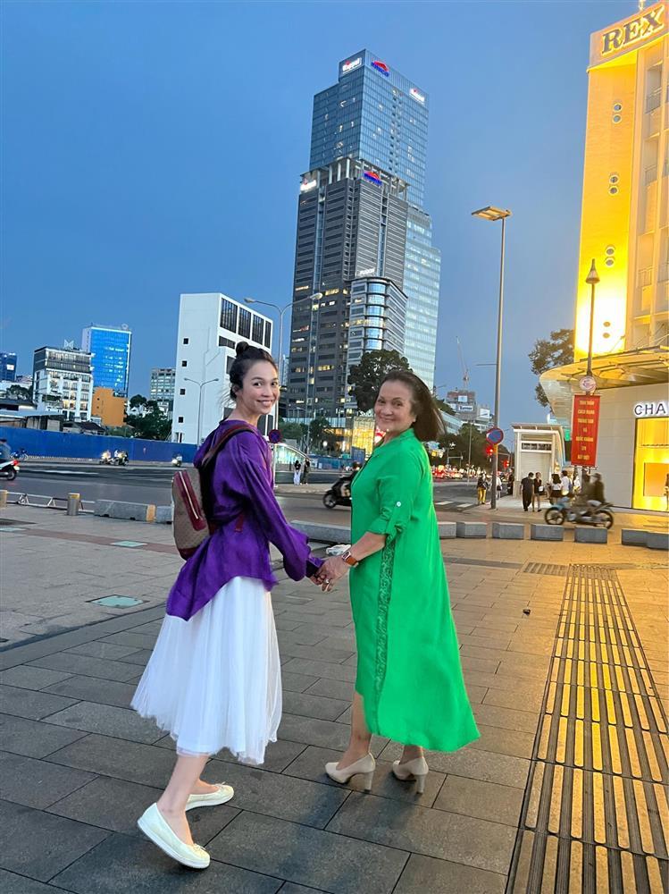 Tin showbiz Việt ngày 25/8: Trấn Thành mặt sưng như trái bóng-4