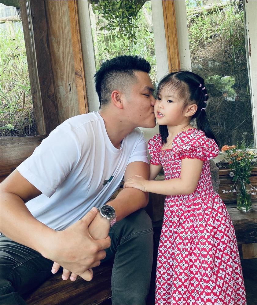 Tin showbiz Việt ngày 25/8: Trấn Thành mặt sưng như trái bóng-6