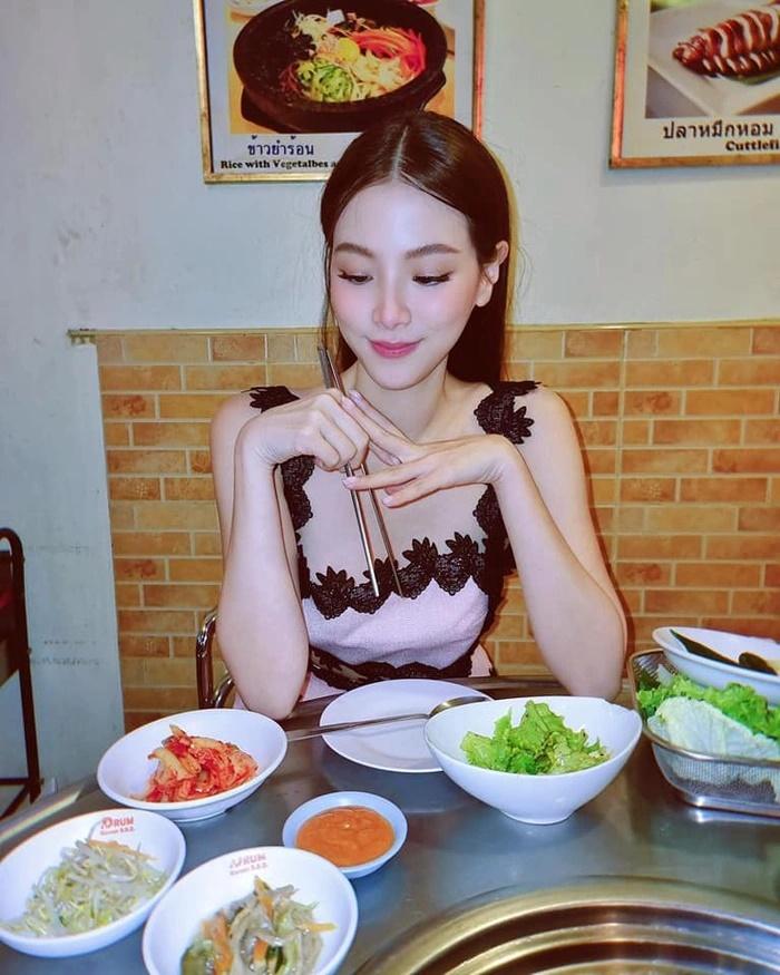 Sau Mai Davika đến lượt Baifern lộ thân hình gầy trơ xương-3